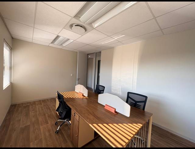 190M² OFFICE TO LET IN BROADACRES